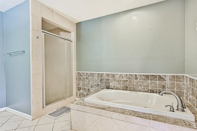 901 N Amburn Road, Texas City, TX 77591