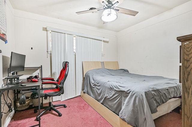 901 N Amburn Road, Texas City, TX 77591