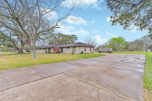 901 N Amburn Road, Texas City, TX 77591