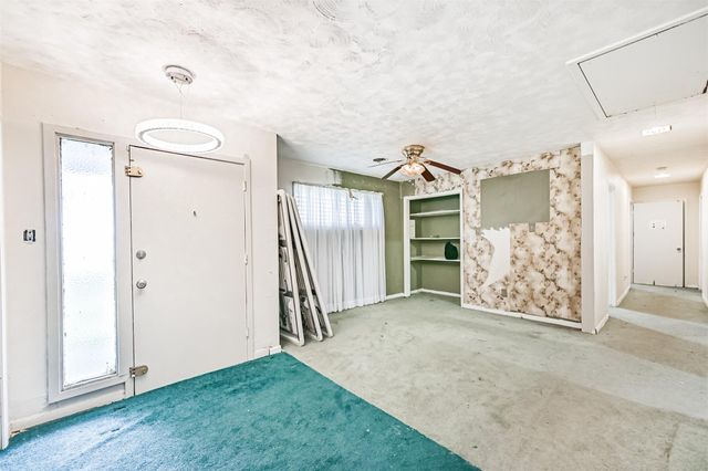 901 N Amburn Road, Texas City, TX 77591