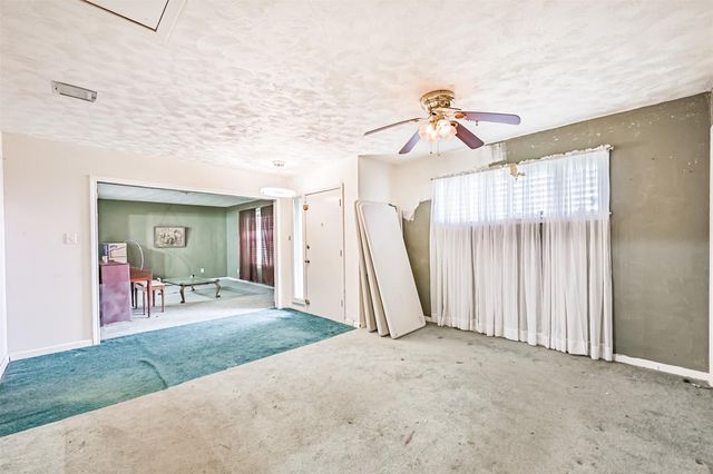 901 N Amburn Road, Texas City, TX 77591