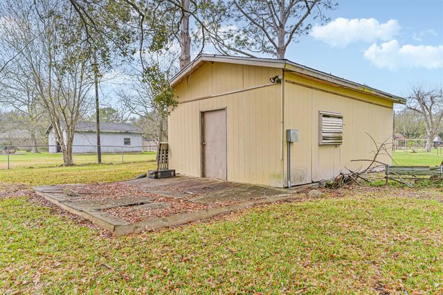 901 N Amburn Road, Texas City, TX 77591