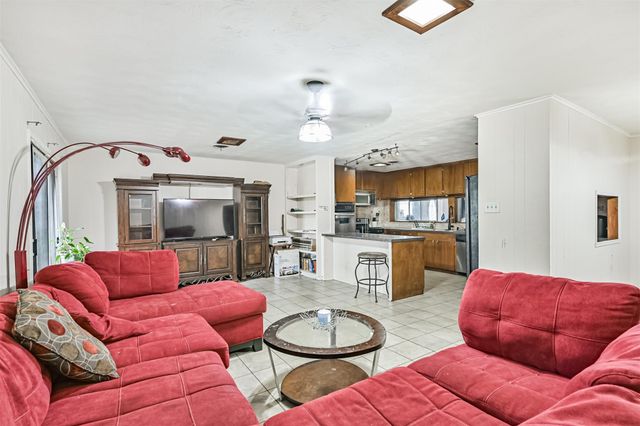 901 N Amburn Road, Texas City, TX 77591