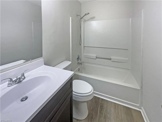 301 Bedford Park Drive, Winston-salem, NC 27107