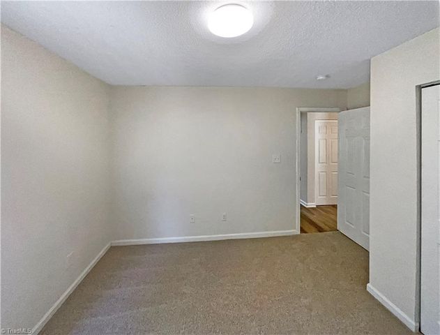 301 Bedford Park Drive, Winston-salem, NC 27107