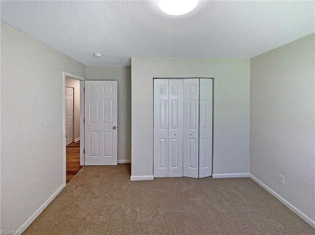 301 Bedford Park Drive, Winston-salem, NC 27107