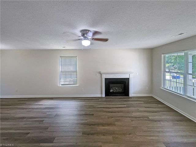 301 Bedford Park Drive, Winston-salem, NC 27107