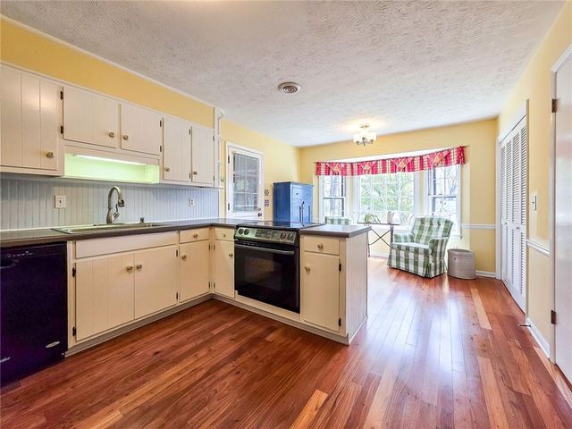 4093 Deerbrook Way SW, Lilburn, GA 30047