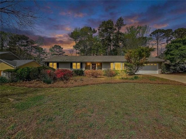 4093 Deerbrook Way SW, Lilburn, GA 30047