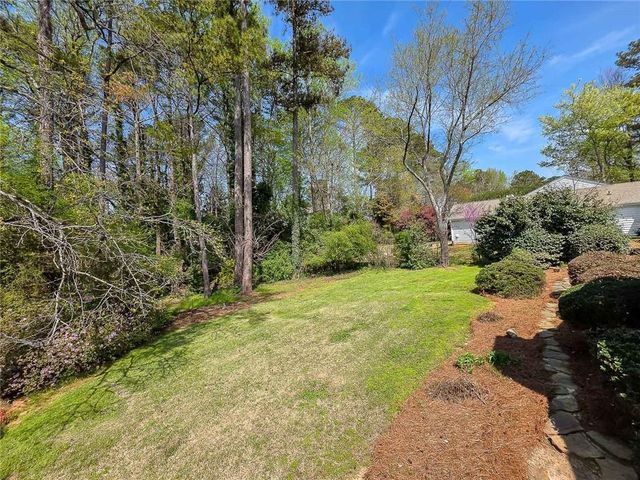 4093 Deerbrook Way SW, Lilburn, GA 30047