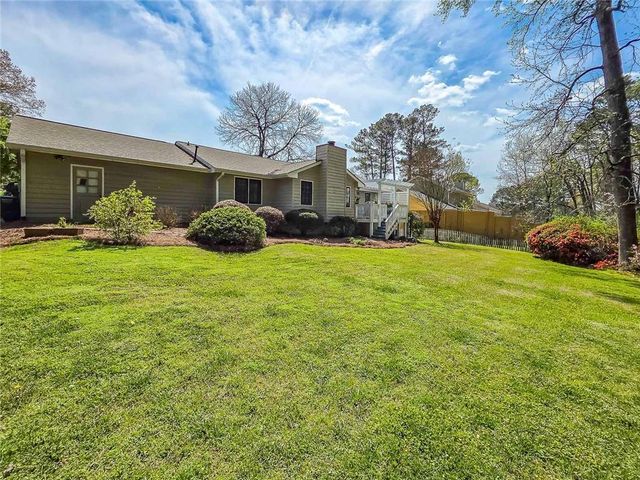 4093 Deerbrook Way SW, Lilburn, GA 30047