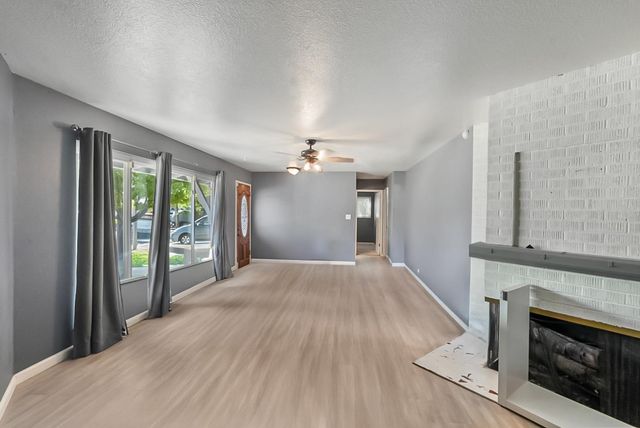 904 Tahoe Dr, Modesto, CA 95350