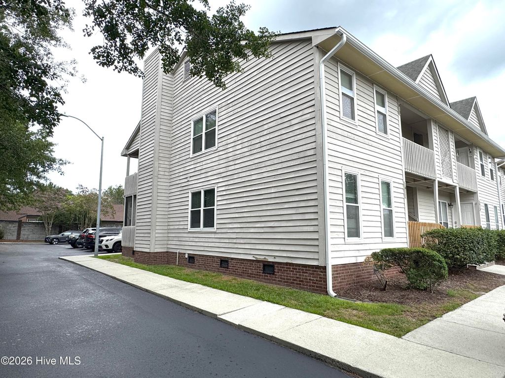 1811 Savannah Court, Wilmington, NC 28403