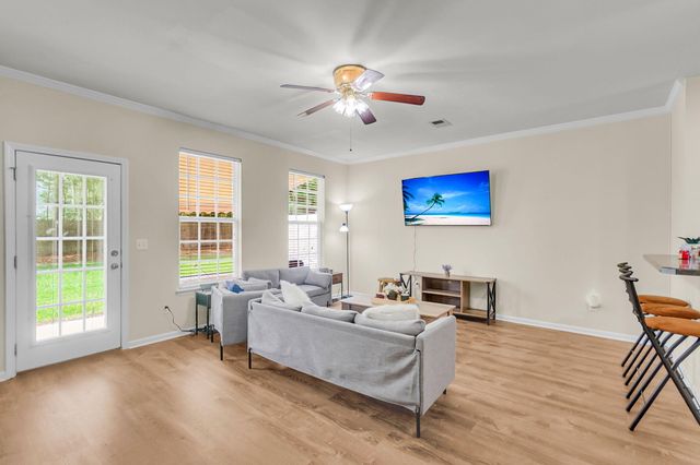 213 Hemingway Circle, Summerville, SC 29483