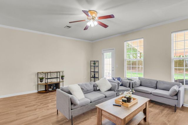 213 Hemingway Circle, Summerville, SC 29483