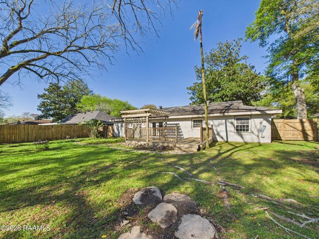 306 Montreal Drive, Lafayette, LA 70507