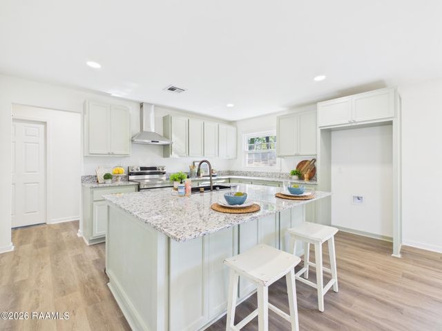 306 Montreal Drive, Lafayette, LA 70507