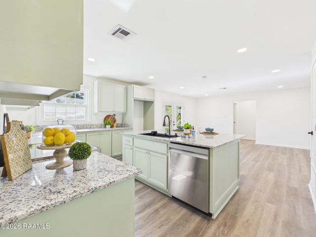 306 Montreal Drive, Lafayette, LA 70507