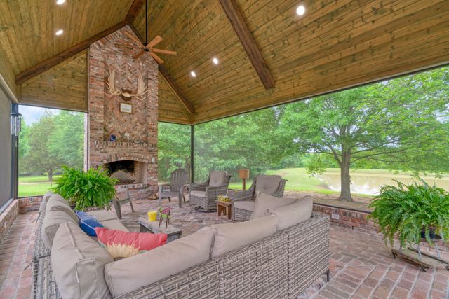 3116 Stillhouse Road, Paris, TX 75462