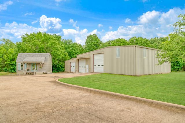 3116 Stillhouse Road, Paris, TX 75462