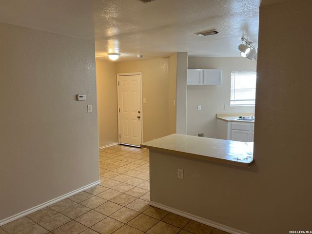 9642 SEKULA DR, San Antonio, TX 78250