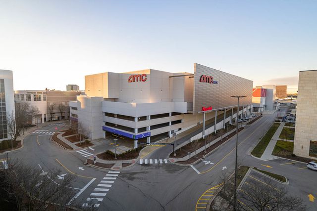 374 Summit Circle, Lombard, IL 60148