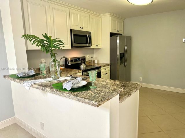 10141 W Sunrise Boulevard 203, Plantation, FL 33322