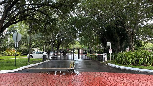 10141 W Sunrise Boulevard 203, Plantation, FL 33322