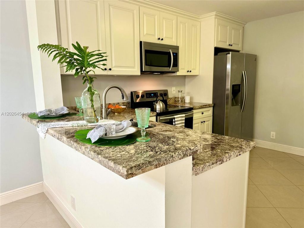 10141 W Sunrise Boulevard 203, Plantation, FL 33322