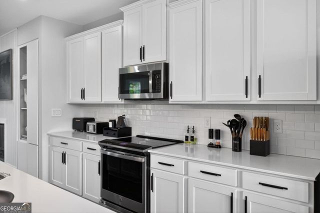 1445 Creekside Circle, Atlanta, GA 30318