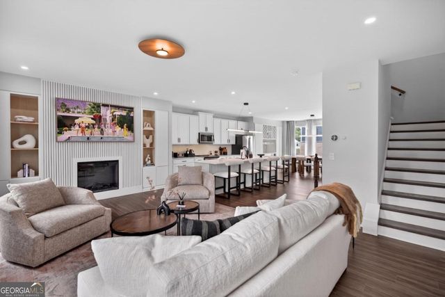 1445 Creekside Circle, Atlanta, GA 30318
