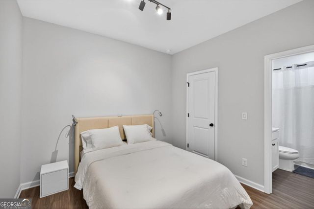 1445 Creekside Circle, Atlanta, GA 30318