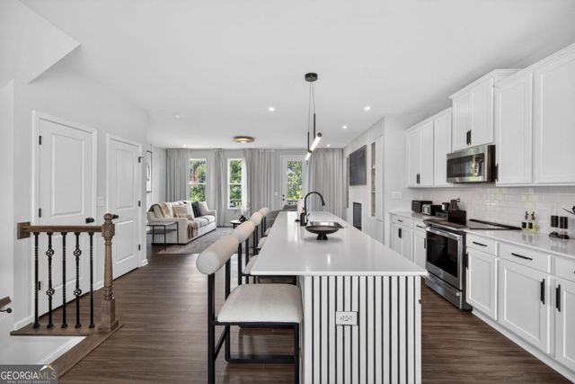 1445 Creekside Circle, Atlanta, GA 30318