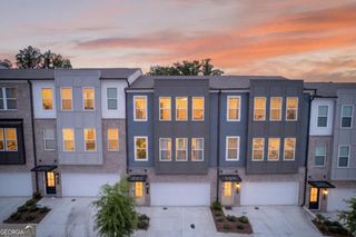 1445 Creekside Circle, Atlanta, GA 30318