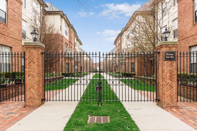 22 Victorian Gate Way, Columbus, OH 43215