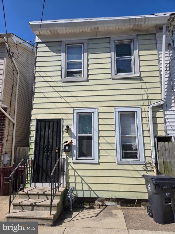4 LOWER OAK ST, Wilmington, DE 19805
