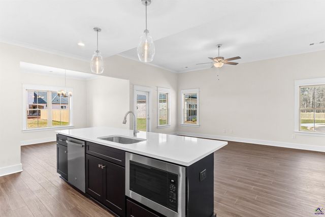 611 Bristleleaf Path, Kathleen, GA 31047