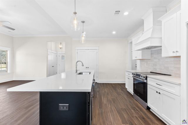 611 Bristleleaf Path, Kathleen, GA 31047