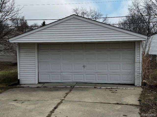 15721 Harrison, Romulus, MI 48174