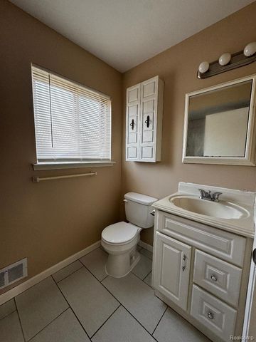 15721 Harrison, Romulus, MI 48174