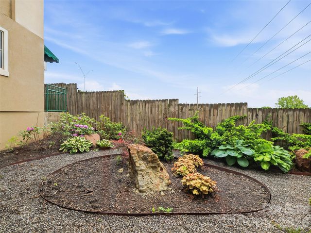 37 Hiawassee Street E103, Asheville, NC 28801