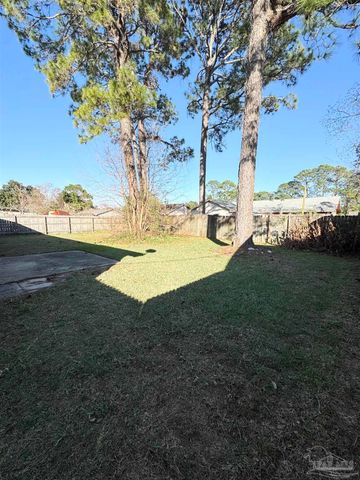 854 Amberway Dr, Pensacola, FL 32506