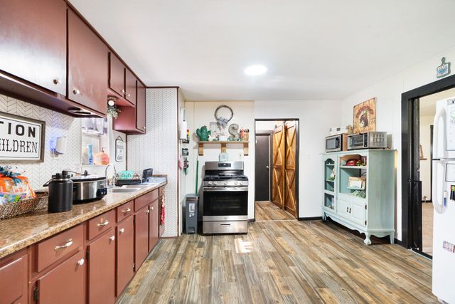 25099 Farm Road 137, Petty, TX 75470