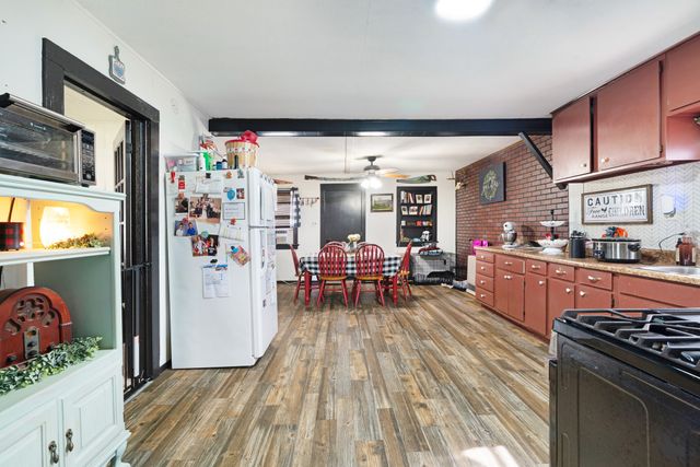 25099 Farm Road 137, Petty, TX 75470