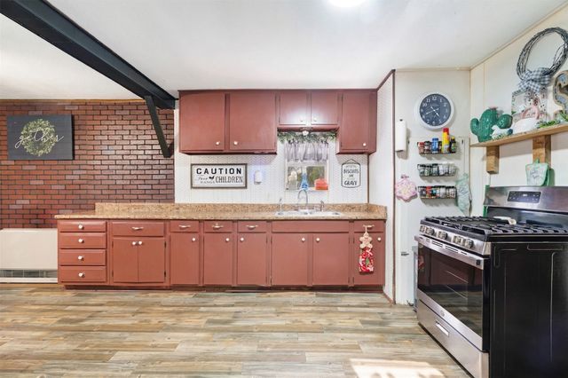 25099 Farm Road 137, Petty, TX 75470