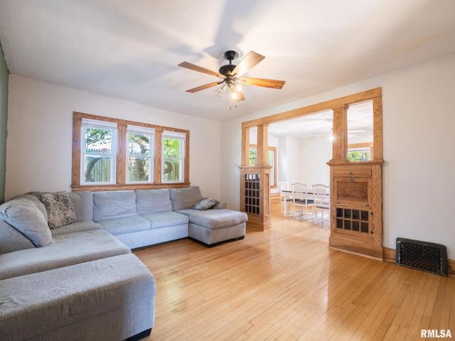 806 PEORIA Street, Washington, IL 61571