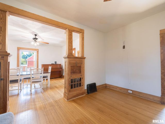 806 PEORIA Street, Washington, IL 61571