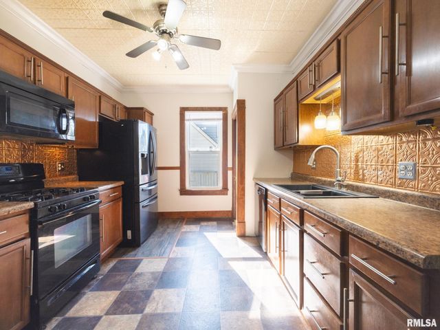 806 PEORIA Street, Washington, IL 61571