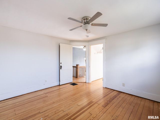 806 PEORIA Street, Washington, IL 61571