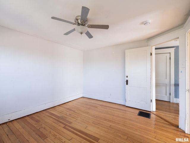 806 PEORIA Street, Washington, IL 61571